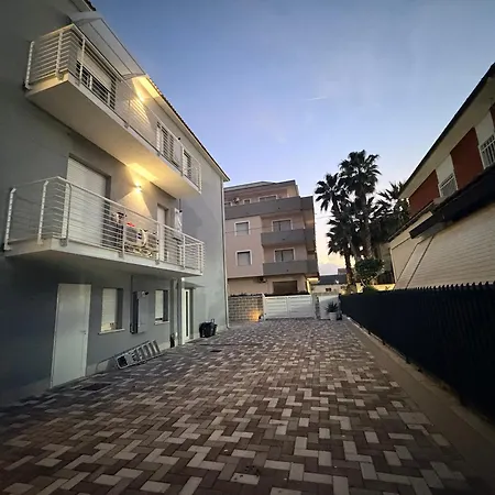 Palazzo Del Toro 2 Монтесильвано