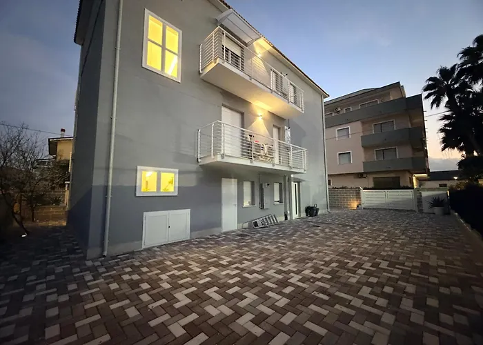 Гостевой дом Palazzo Del Toro 2 4*