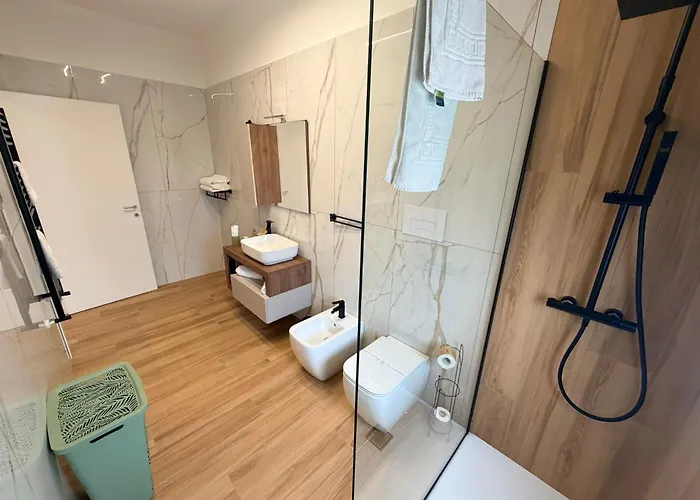 Palazzo Del Toro 2 4* Монтесильвано