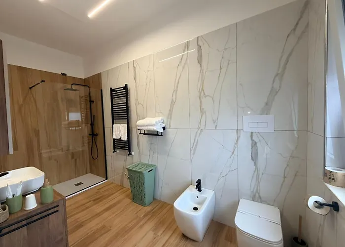 Palazzo Del Toro 2 4* Монтесильвано