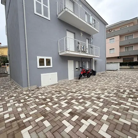 Palazzo Del Toro 2 4*