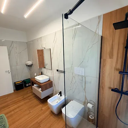 Palazzo Del Toro 2 Guest house Montesilvano