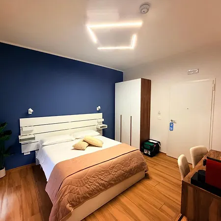 Palazzo Del Toro 2 Guest house 4*